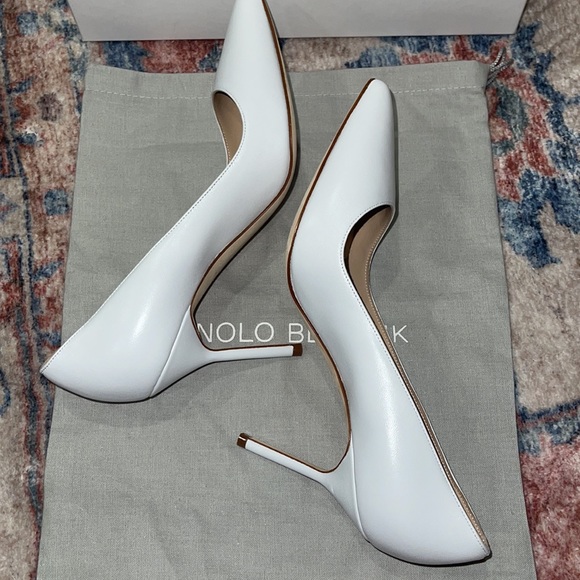 SOLD❗️NEW $725 MANOLO HEELS❗️ - Picture 5 of 7